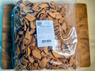 Сом стейк х/к: Гренки черные со вкусом буженины