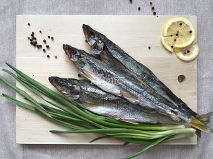 Кальмар стружка со вкусом краба (розовая): Корюшка вяленая с икрой