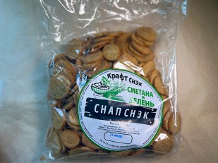 Ведро Ржаные гренки со вкусом Сметана зелень (1 кг): Снапсы ПШЕНИЧНЫЕ 