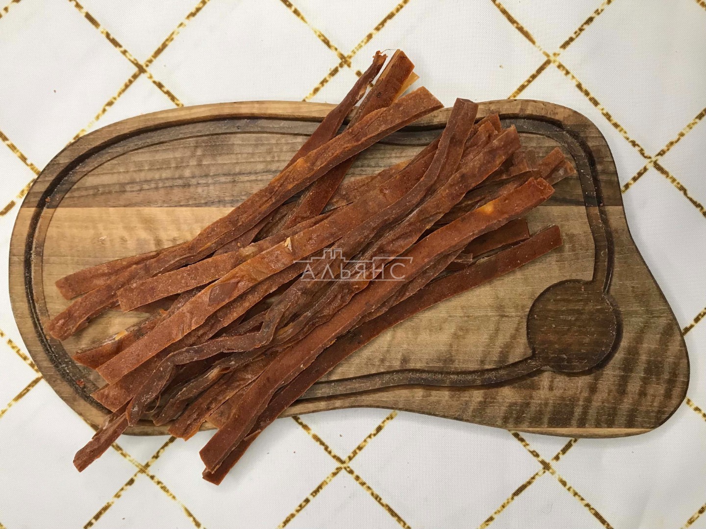 Дикий лосось с рубленным мясом кальмара (соломка) в Апрелевке
